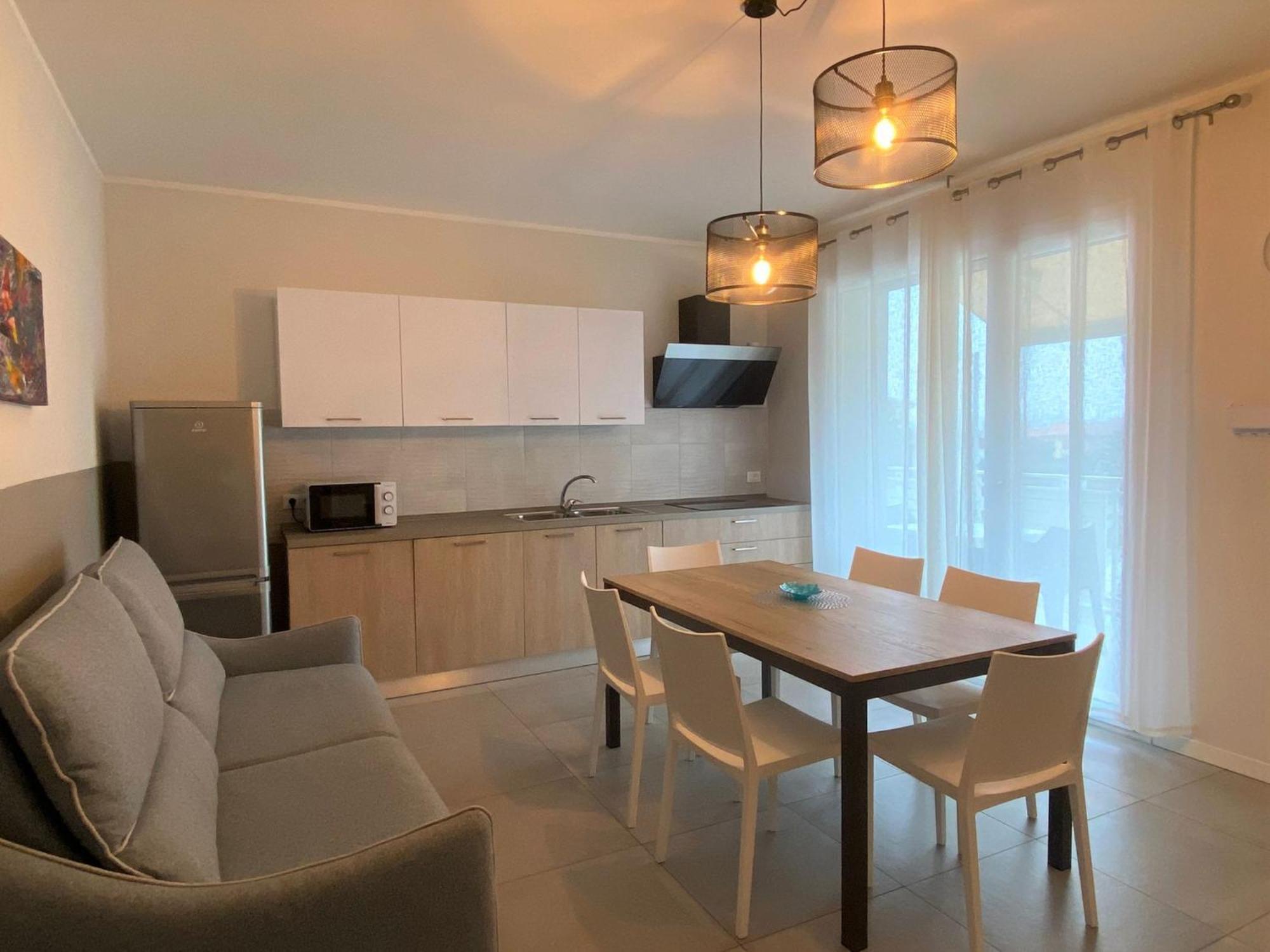 The Prince - Luxury Apartments With Pool Песк'єра-дель-Гарда Екстер'єр фото